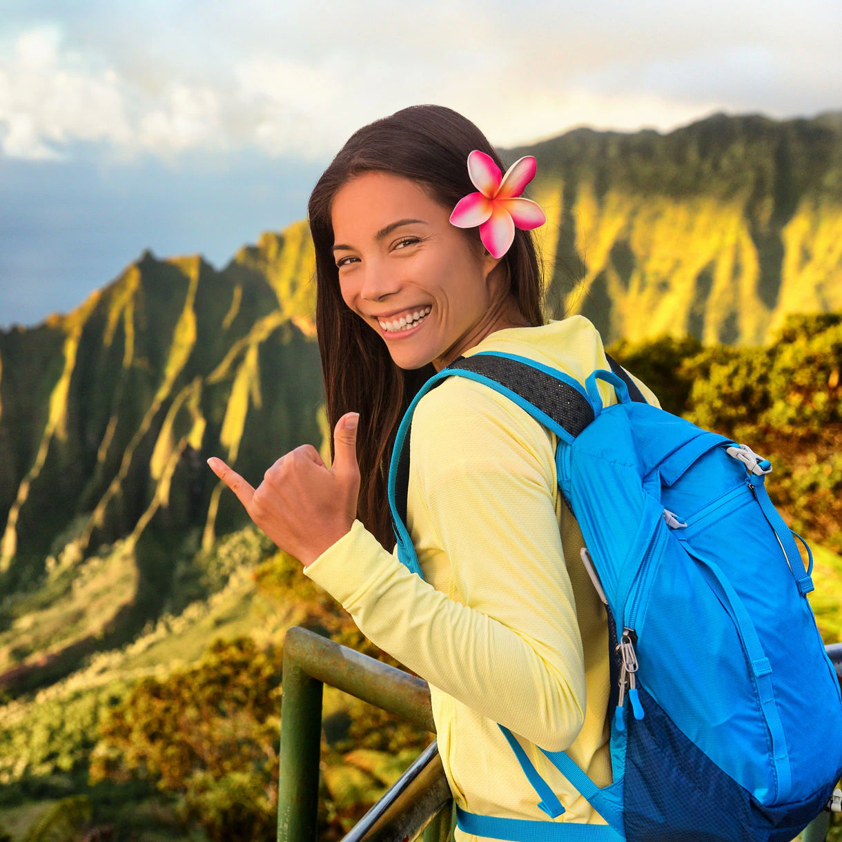 A traveler enjoying a Princess Hawaii shore experience